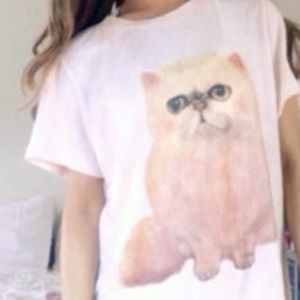 ariana grande’s oversized kitty t shirt